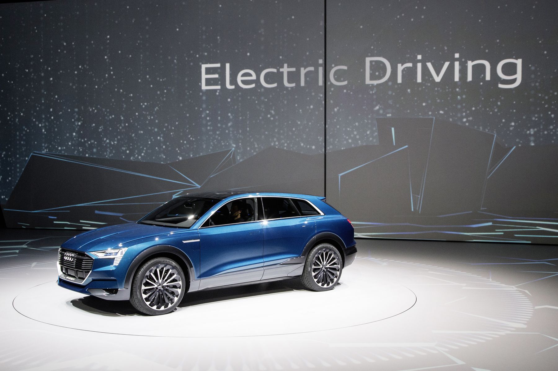آئودی تا سال ۲۰۲۰ سه خودروی الکتریکی عرضه می‌کند