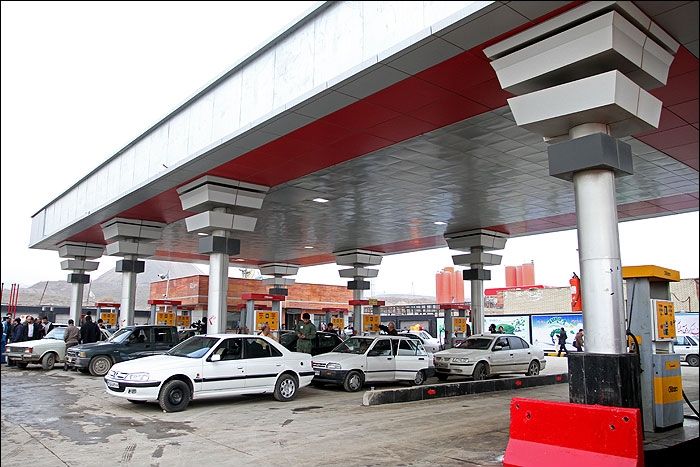 استقرار ۵ جایگاه برای تامین سوخت وسایل نقلیه در مهران