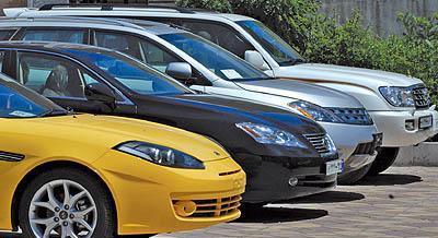 هشدار نسبت به تعلل در تعیین تکلیف خودروهای لوکس قاچاق