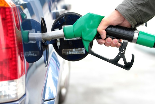 برای کنترل مصرف بنزین افزایش قیمت به تنهایی کافی نیست