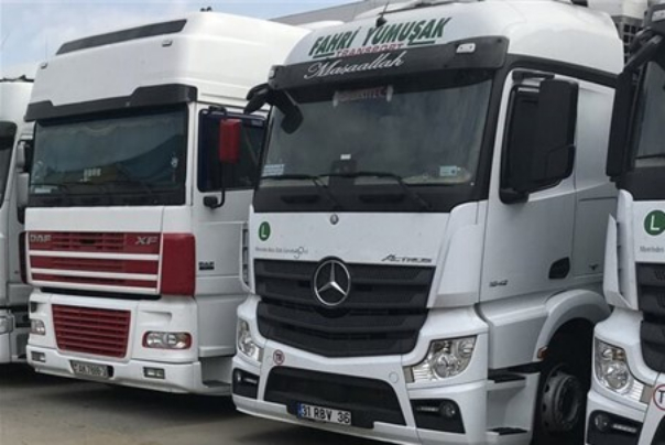 عضو اتحادیه صنف کامیونداران کشور از دو دلیل طولانی شدن ترخیص کامیون های وارداتی از گمرک خبر داد.