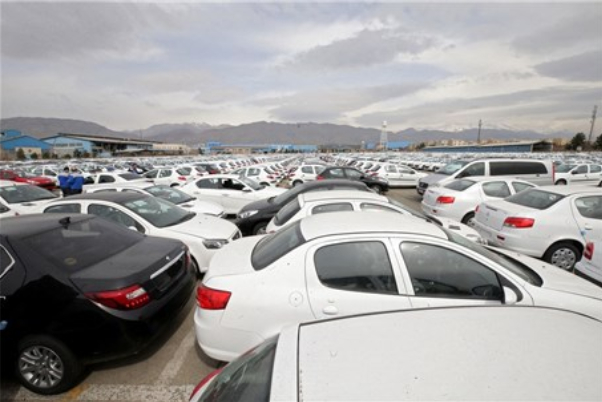 کاهش قیمت خودرو با افزایش عرضه در بورس کالا