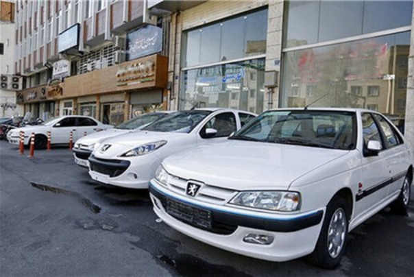 عرضه خودرو در بورس سبب حذف رانت‌ها می‌شود