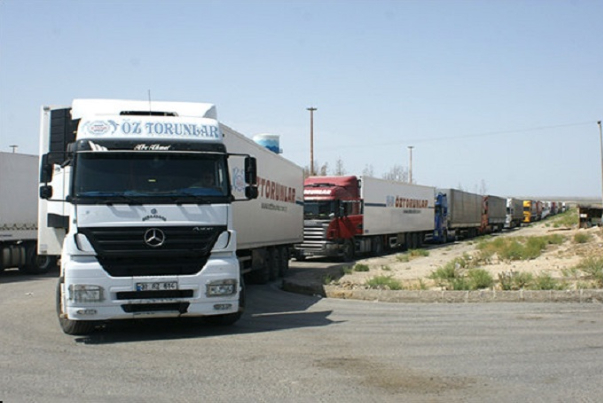 حق توقف کامیون‌ها تعیین تکلیف شد