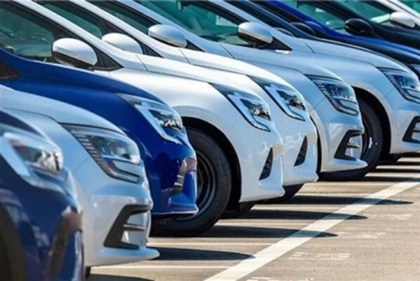 واردات خودروهای کارکرده به بازار ثبات می‌بخشد
