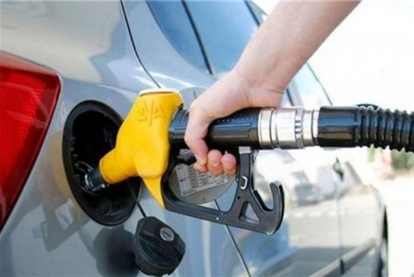 اخبار و اعداد واردات بنزین کذب است