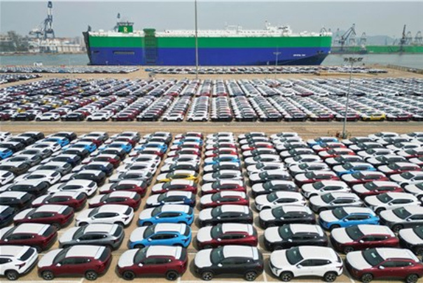 تعرفه‌های سنگین واردات خودرو هدف ساماندهی بازار را خنثی می‌کند