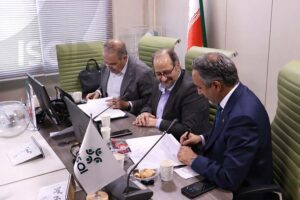تفاهم‌نامه همکاری با انجمن سازندگان خودروهای سنگین امضا شد